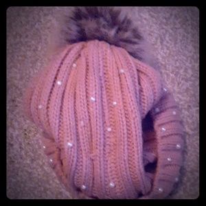 Pom pom winter hat